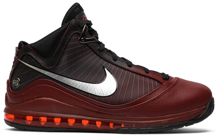 Nike LeBron 7 Retro QS Christmas 2019